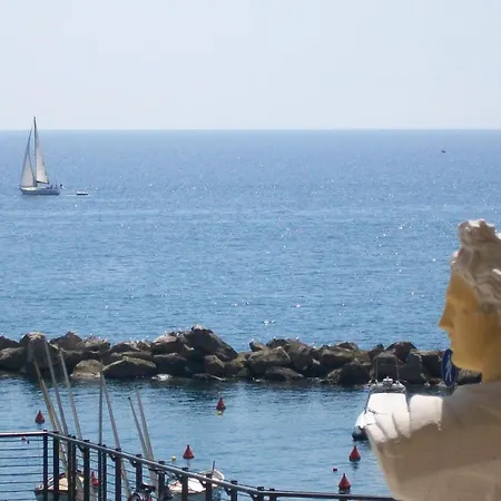 Casa Per Ferie Rossana 호텔 레반토