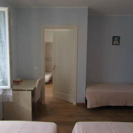 Casa Per Ferie Rossana 호텔 *