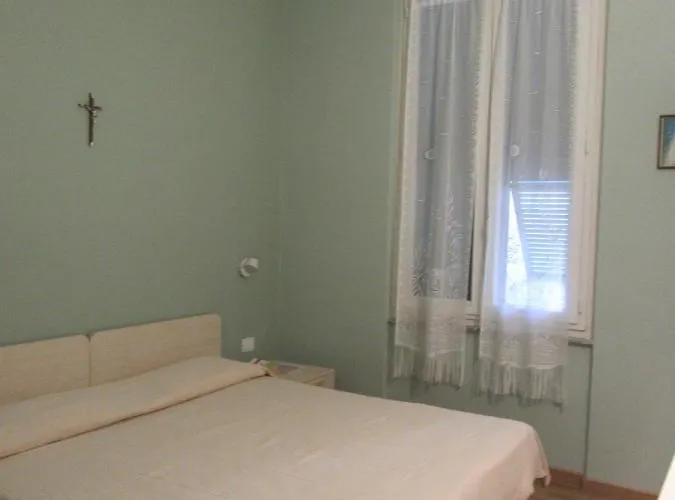 Отель Casa Per Ferie Rossana *